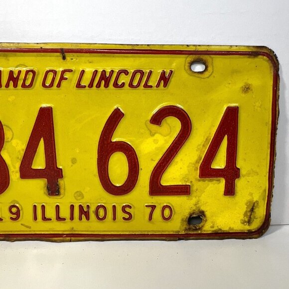 Vintage 1970 Illinois Automobile License Plate 134 624 - Yellow Red - Picture 3 of 7